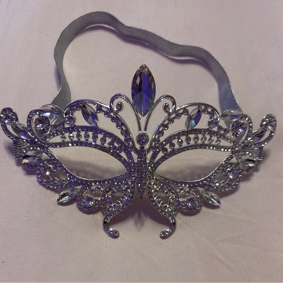 Silver Rhinestone Masquerade Mask - Picture 1 of 4